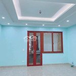 Chính chủ bán nhà riêng 70.4m2, phân lô, ô tô đỗ cửa, 1 phút ra đại đô thị vin