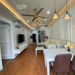 Cho thuê căn 2 phòng ngủdiện tích 84m2 tầng trung, full nội thất, view hồ tại goldmark city giá bán 11 triệu/tháng