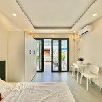 Cho thuê penthouse nguyên tầng ngay đường phan xích long - full nội thất - ban công siêu rộng