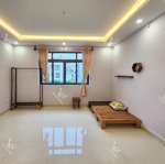 Còn 1 căn duy nhât cửa sổ rất lơn, view đẹp mà giá hạt giẻ