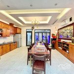 Nguyễn Văn Huyên - Hoàng Quốc Việt - 80M2 6 Tầng Thang Máy - 2 Ô Tô Tránh - Đẹp. Lung Linh 29 Tỷ