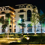 Royal mansion một nơi người giàu thường xuyên lui đến