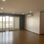 Bán căn 3pn + 1 phòng đn - 134m2, view sông hồng cầu vĩnh tuy, giá bán 8,1 tỷ. lh: 0813 489 555