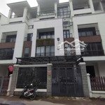 Cho thuê nhà kđt hoàng thành villas, mỗ lao, hà đông. dt 150m2, 5 tầng, thang máy. 55tr. 0963596146