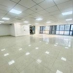 Cho thuê văn phòng 120m2 tại duy tân, giá thỏa thuận, mặt tiền 13m