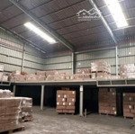 Thuê kho 300m2 quận 7 có văn phòng, wc, điện, nước đủ