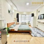 Studio cửa sổ lớn 35m2 có máy giặt riêng trần khắc chân, quận 1