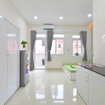 Phòng cửa sổ ban công 25m2 gần etown, ngay cầu vượt hoàng hoa thám