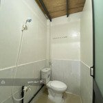 Phòng đẹp quốc lộ 1a, 30m2, bếp + toilet riêng, giờ tự do, giá 2 triệu