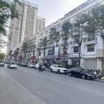 Shophouse mặt đường xuân la. 6 tầng, lô góc, full nội thất thang máy !