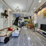 Kẹt tiền bán gấp nhà đẹp ngay thành thái,phường 14,quận 10,72m2,1 trệt 2 lầu,sổ riêng,giá 2.75 tỷ