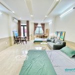 Căn hộ 1 phòng ngủ - ban công - 50m2 - tách bếp - full nội thất - thích quảng đức - phú nhuận