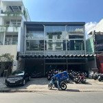 Bán nhà mặt tiền trần nguyên đán, diện tích: 300m2, đang cho thuê 240 triệu/tháng, giá bán 110 tỷ