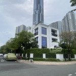 Bán siêu biệt thự view sông vinhomes central park tân cảng, 320m2 - hầm 3 tầng - giá 190 tỷ