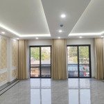 Nhỉnh 34 tỷ_ mp quan hoa 68m2* 8 tầng, vỉa hè, thang máy, dòng tiền sinh lời ổn định