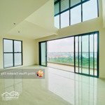 Penthouse centery- khẳng định vị thế- diện tích: 289m2- đơn giá bán 63 triệu/m2, ck 17%- có sân vườn riêng, kèm ô xe