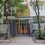 Tôi có biệt thự cho thuê tại kđt trung yên, dt 170m2, 5 tầng + hầm, full nội thất, hợp vp. giá 55tr