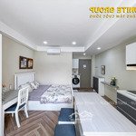 Căn hộ dịch vụ quận 10 đầy đủ nội thất gần chung cư hà đô thang máy có balcon rộng. liên hệ: 0975439352