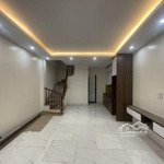 Bán nhà 5 tầng ô cách, đức giang, 35m2,mặt tiền4.2m, 3 ngủ, full nội thất, 10m ra ô tô tránh dừng đỗ