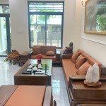 Cho thuê nhà phố lakeview city mới đẹp như hình, 5x20, 1 trệt 3 lầu, 4 phòng ngủ 5 vệ sinh giá bán 37 triệu/tháng.