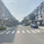 Bán nhà hoàn thiện phố trung tâm vạn phúc city kinh doanh tốt, hầm 4 tầngdiện tích7x21m.