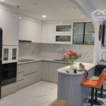 Hot! cần cho thuê căn 2 phòng ngủduplex 102m2 giá bán 70 triệu/tháng full nt cao cấp mới 100% metropole opera