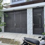 Cho thuê tầng trệt nhà mới xây 120m2, giá 10 triệu