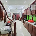 [hiếm] quận hoàng mai, 34m2 4 tầng 3 ngủ, ngõ 3 gác tránh xe máy, gần phố, chỉ 4,x tỉ, liên hệ:0904690958