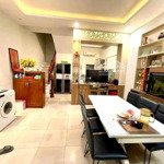 Giá đầu tư, bán nhà ngõ 68 cầu giấy, 7.2 tỷ gần ô tô, sổ đỏ 39m2 , ngõ thông