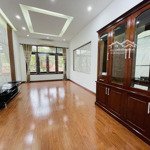 Bán nhà 5 tầng ( văn phòng ) ngõ ô tô vào nhà nguyễn văn huyên. dt.66m2 giá nhỉnh 18ty.