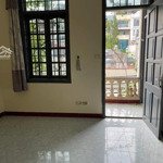 Cho thuê nhà ngõ 46 liên mạc 60m2*3 tầng 3 ngủ chỉ 5 triệu/ tháng, cho thuê hộ gia đình 0982260815