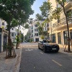 Bán nhà nguyễn văn huyên, ô tô tránh, vỉa hè, 8 tầng, 53m2, doanh thu 900tr/năm - 0868309898