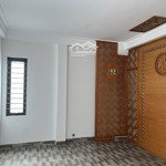 Nhà 5 tầng phố trạm , long biên , diện tích 41m2, cách ô tô đỗ 15m, gần cầu vĩnh tuy, giá 7.8 tỷ