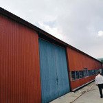 Cho thuê kho kcn nam thăng long gần cầu thăng long, dt 600m2 mt 42m, xuất vat, xe công vào, 100k/m2