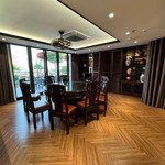 Cho thuê shopehouse phố hồng tiến, tiện ích 5 sao, dt: 260m2, giá 25tr/tháng