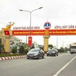 Cần bán đất có sẵn nhà mặt tiền đường dt746, thị trấn tân thành, btu