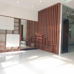 Biệt thự phố đông, đã hoàn thiện nội thất. dt: 120m2, rẻ hơn nhà thô. lh: 0902.746,319