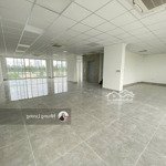 Chín chủ cho thuê văn phòng 390m2,mặt tiềnnguyễn cơ thạch, thang máy, máy lạnh, giá thuê 130 triệu/tháng