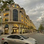 Truy tìm chủ nhân sở hữu dinh thự 2 mặt tiền royal mansion bên cạnh là khách sạn marriot 5 sao