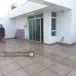 Bán căn hộ penthouse giai việt,diện tích242m2, 3 phòng ngủ 4 vệ sinh có nội thất cơ bản, có máy lạnh, giá bán 7.6 tỷ