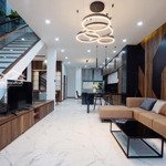 Bán villa mặt tiền nguyễn phạm tuân, được thiết chủ kế tâm huyết, dt 140, ngang 7m - giá 10 tỷ 5 tl