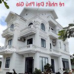 Kẹt tiền bán gấp biệt thự đại phú gia, quy nhơn, 11 tỷ, 200m2. liên hệ ngay 0903.601.901.