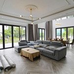 Biệt thự mới - sông sau nhà vinhomes đang trống, giá thuê tốt vào trước tết