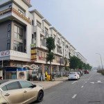 Cần bán ,shophouse , centa diamond .sát cạnh ninh hiệp, cách long biên 6 km