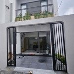 Nhà đẹp hóc môn đang cho thuê 8tr/tháng . sổ hồng riêng . 1 trệt - 1 lầu - 3 phòng ngủ - 3 tolet