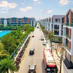 Bán gấp xẻ khe phố biển 2 đối diện chung cư, gần sát mega grand world - vinhomes ocean park 3