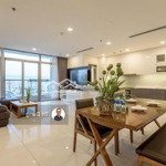 Cần bán nhanh căn 2 phòng ngủ90m2 view sông giá quá tốt tại vinhomes central park - liên hệ: 0902929568