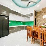 Bán gấp 3 tỷ 250 nhà 60m2 nguyễn hữu cảnh, bình thạnh xây 4 tầng.gần landmark 81, sổ hồng riêng