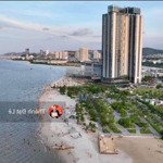 Bán căn hộ 1 phòng ngủ45m2 view biển tòa alacarte hạ long bay. trước mặt là bãi tắm marina hùng thắng