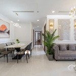 Cần bán nhanh căn 2 phòng ngủ90m2 view sông giá quá tốt tại vinhomes central park - liên hệ: 0902929568